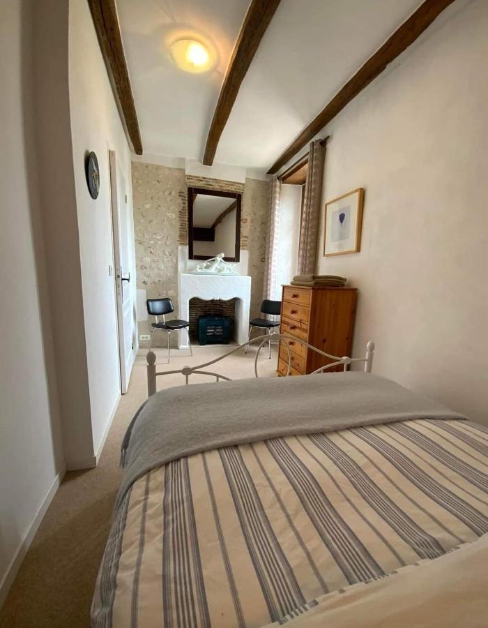 French Farmhouse Retreat With Pool & Superb Views. Blanzac  Esterno foto