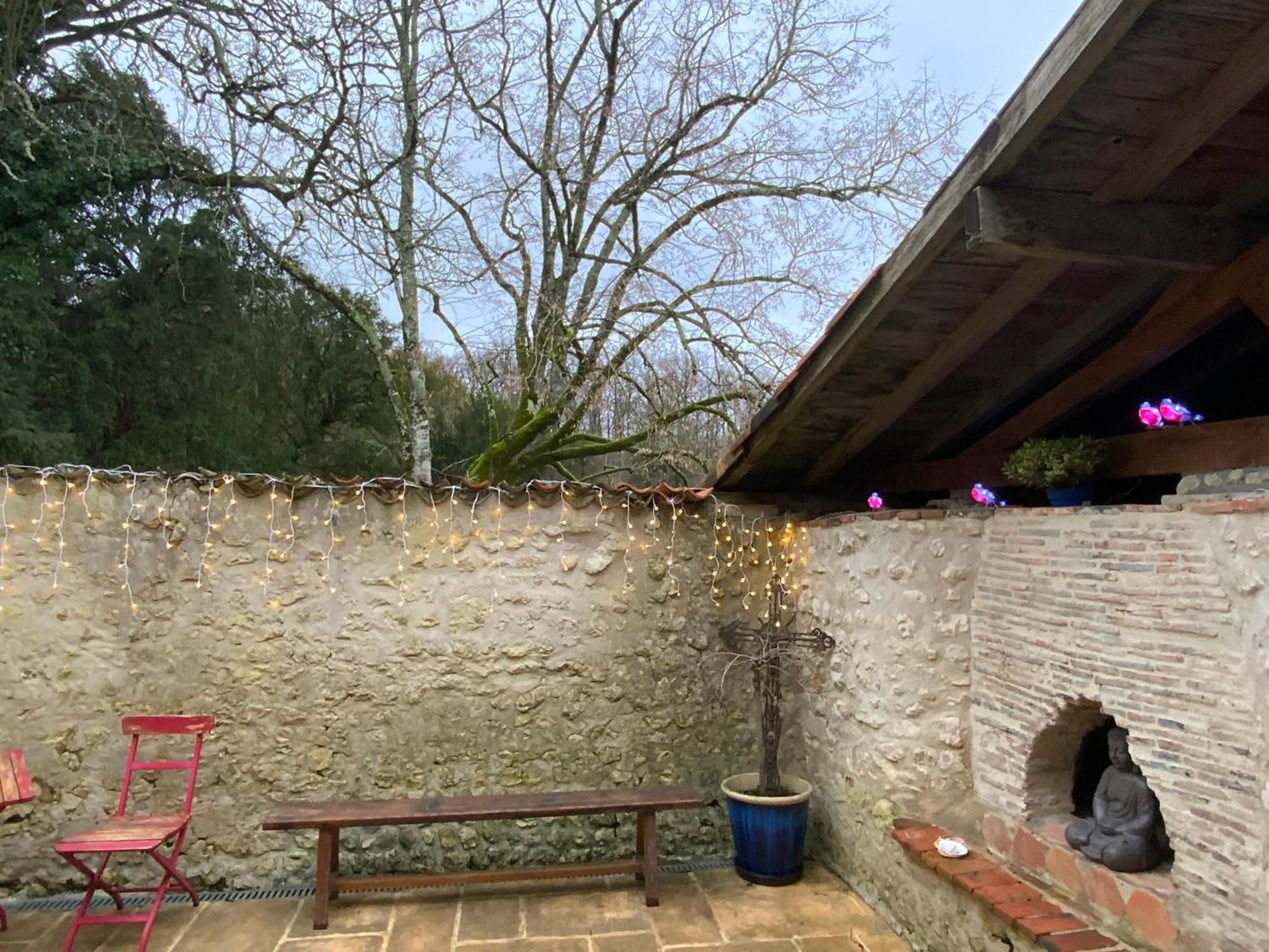 French Farmhouse Retreat With Pool & Superb Views. Blanzac  Esterno foto