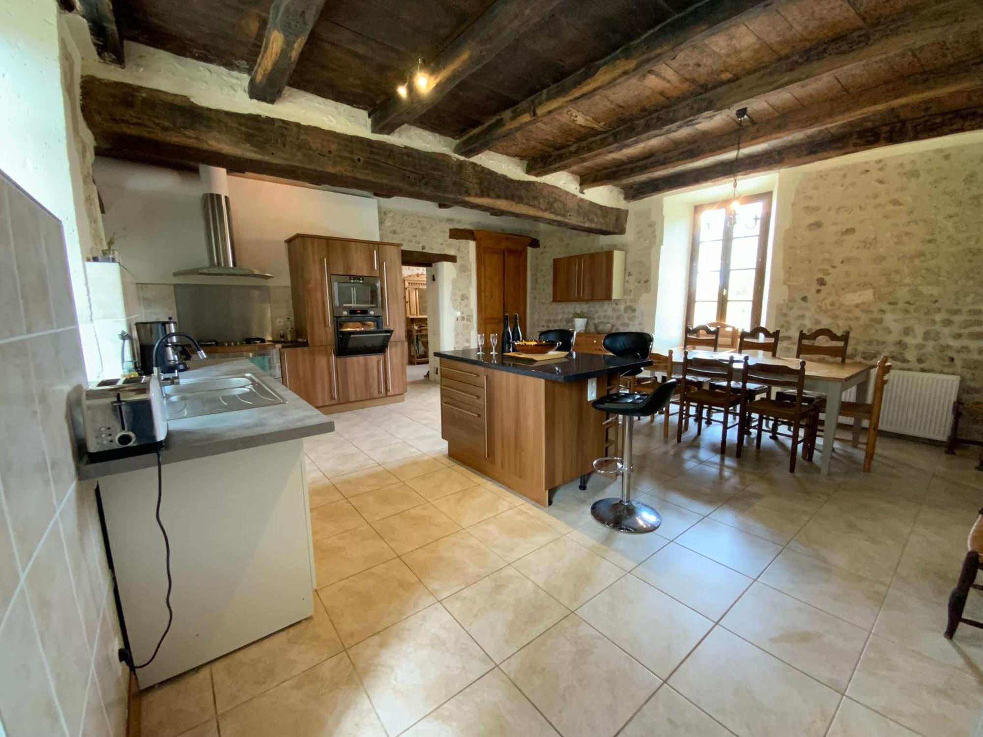 French Farmhouse Retreat With Pool & Superb Views. Blanzac  Esterno foto